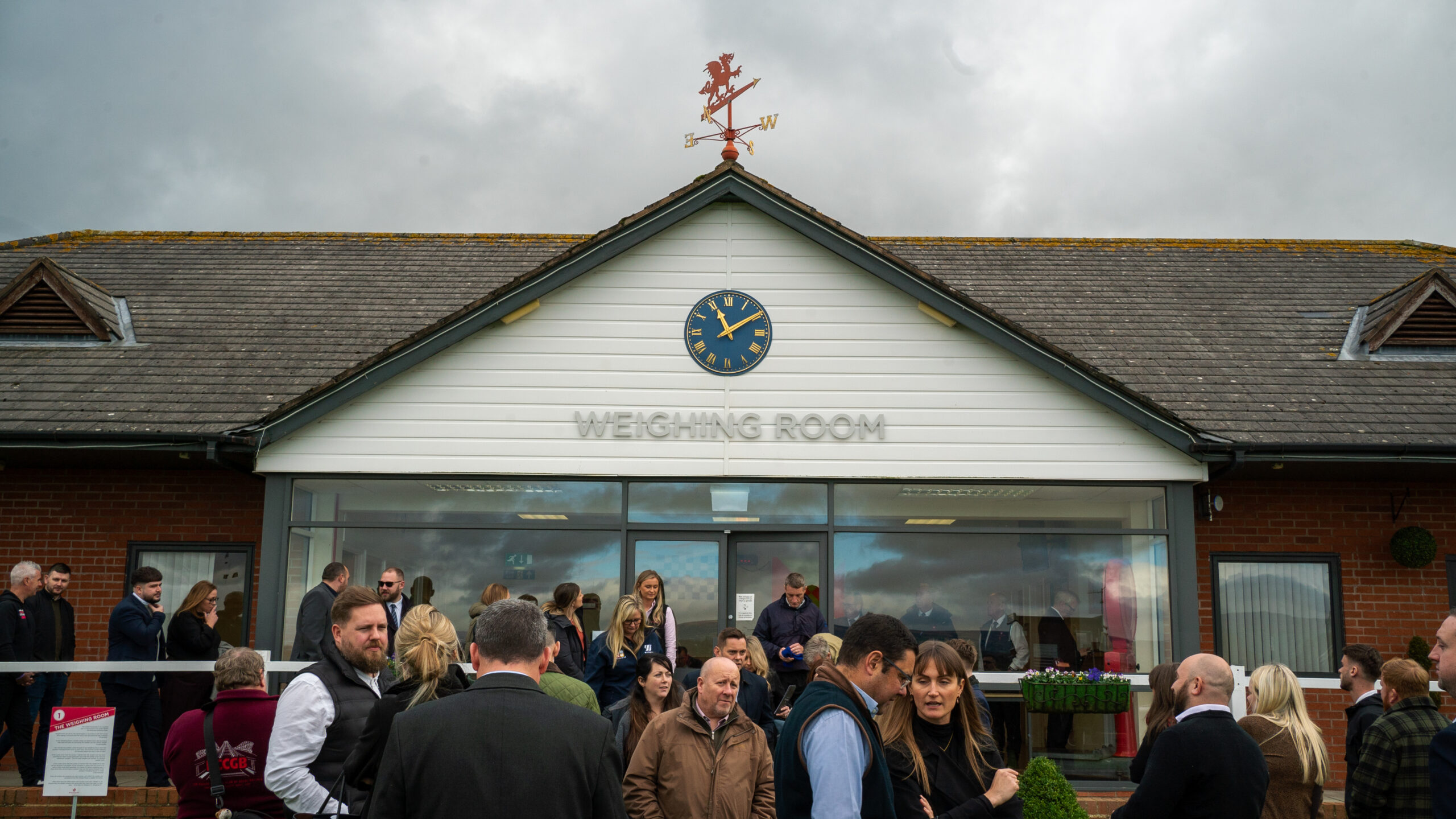 https://horseradishcatering.com/venues/bangor-on-dee-racecourse/ thumbnail image